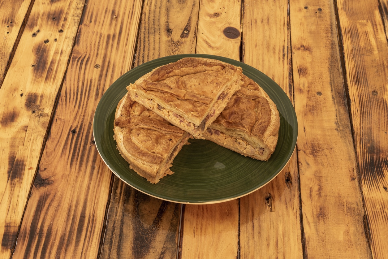 Empanada de bacalao, típica de Málaga