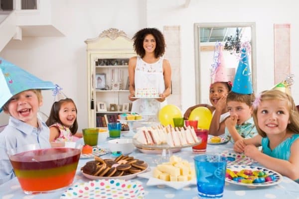 Merienda con niños en casa