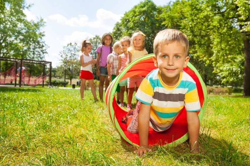 El juego al aire libre de los niños se está perdiendo