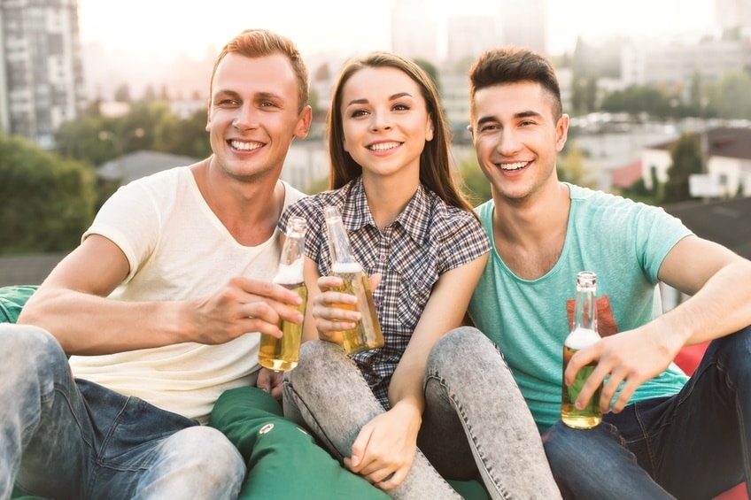 Alcohol y adolescentes: consejos de la AEP