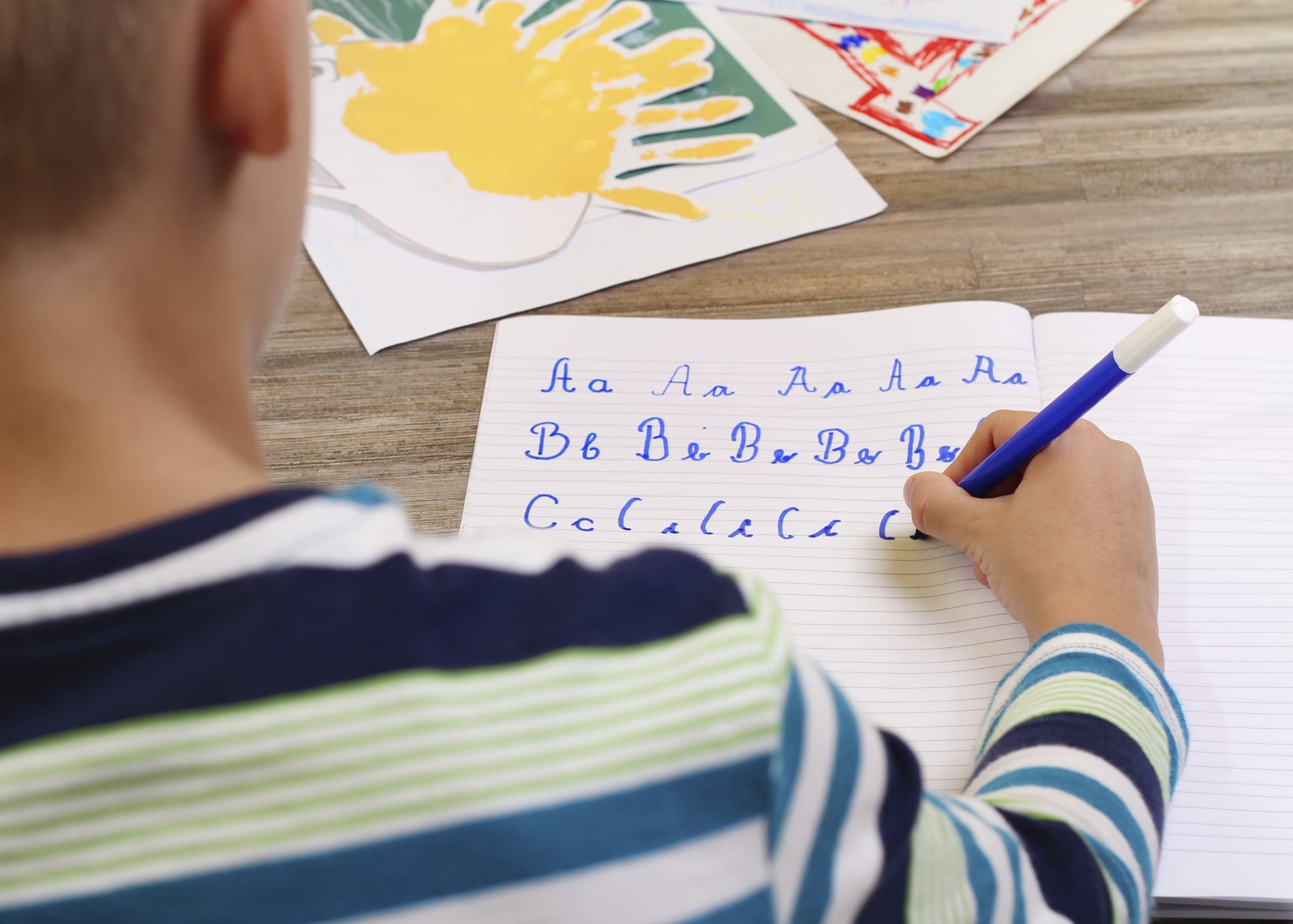 Beneficios de la caligrafía para los niños