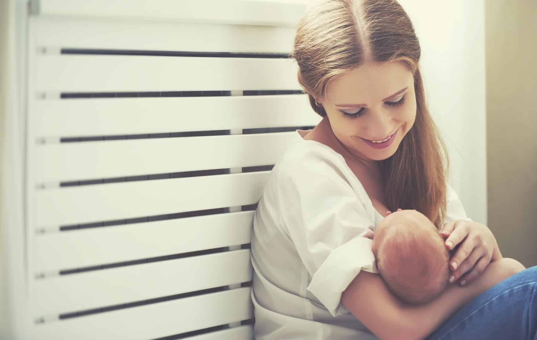 La AEP  recomiendan una dieta de al menos 1.800 calorías a madres lactantes