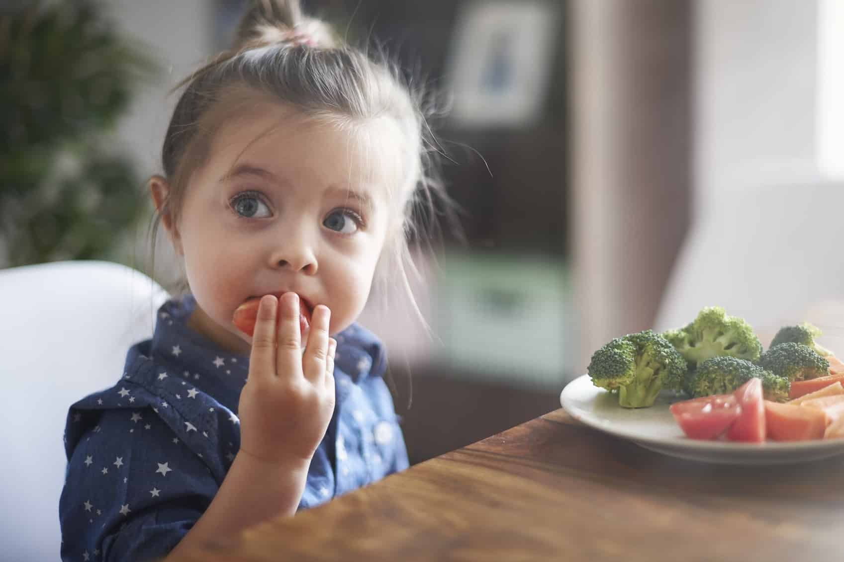 Qué es lo que nunca debemos permitir a nuestros hijos después de comer