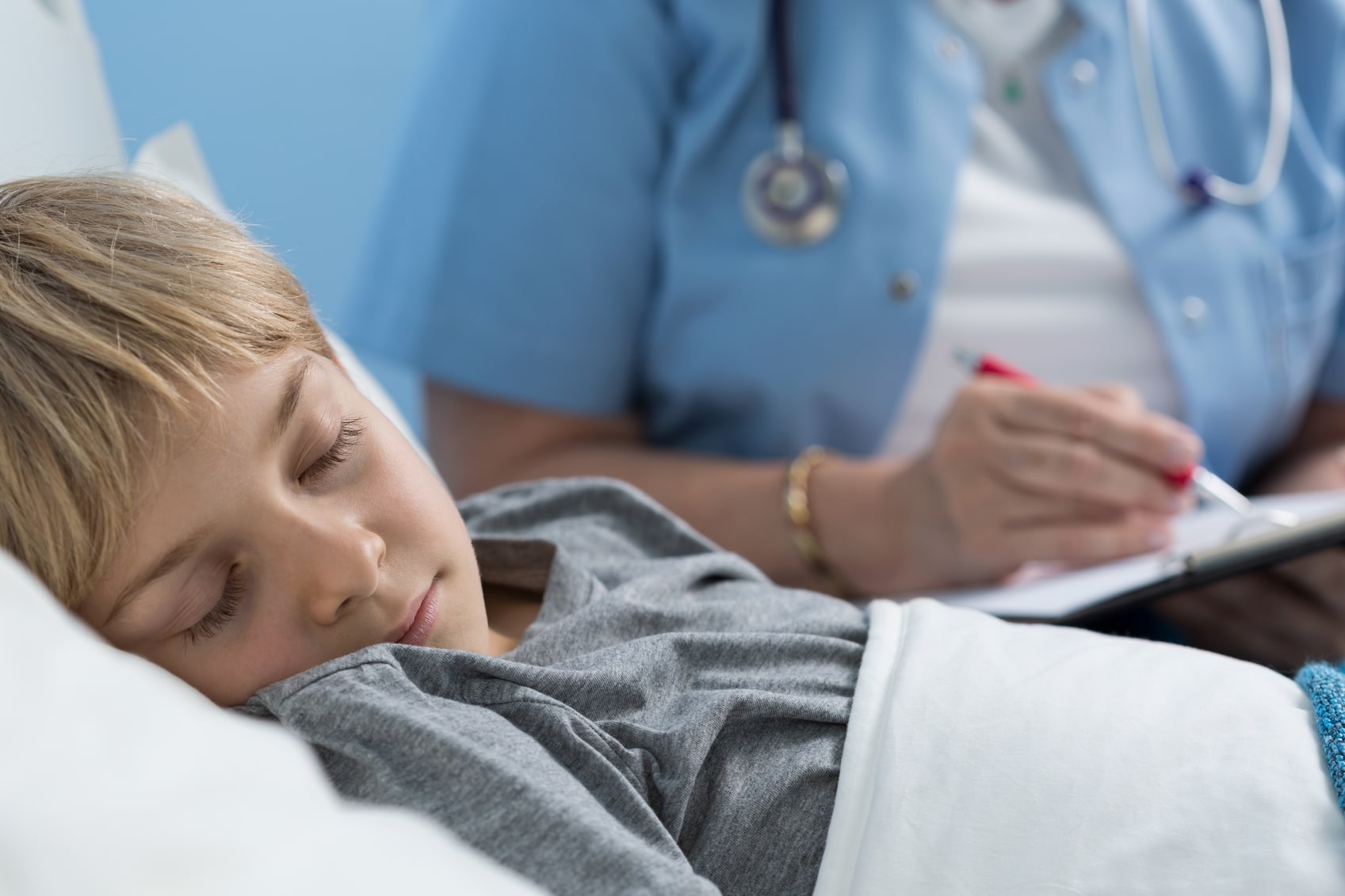 10 consejos para elevar el ánimo de los niños hospitalizados