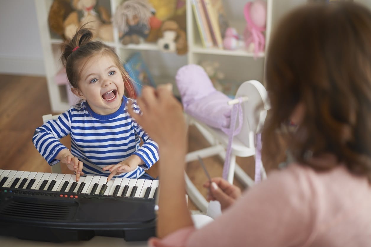 Algunos juguetes son peligrosos para el oído de los pequeños