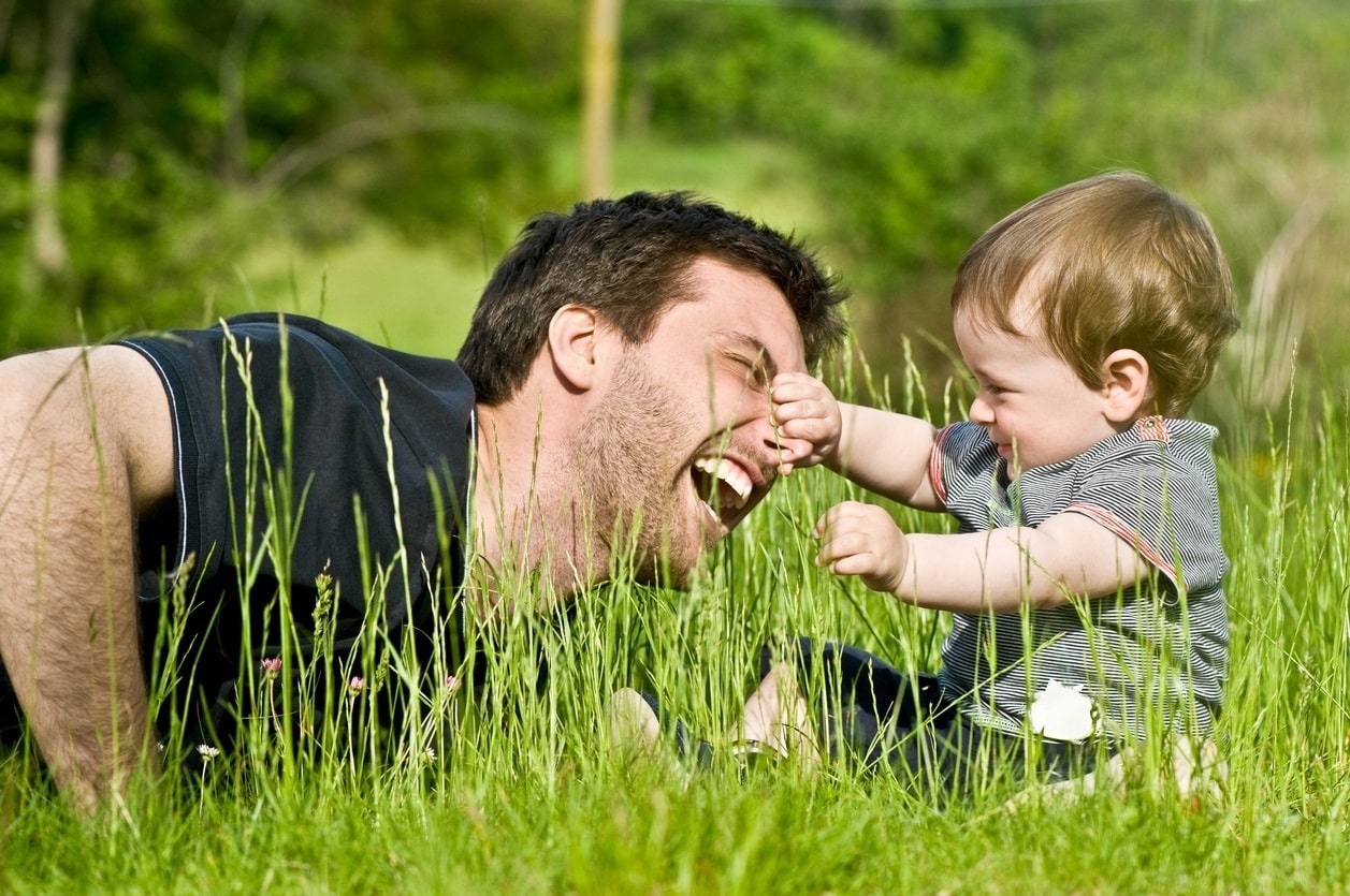 El permiso de paternidad tiene que mejorar según un estudio