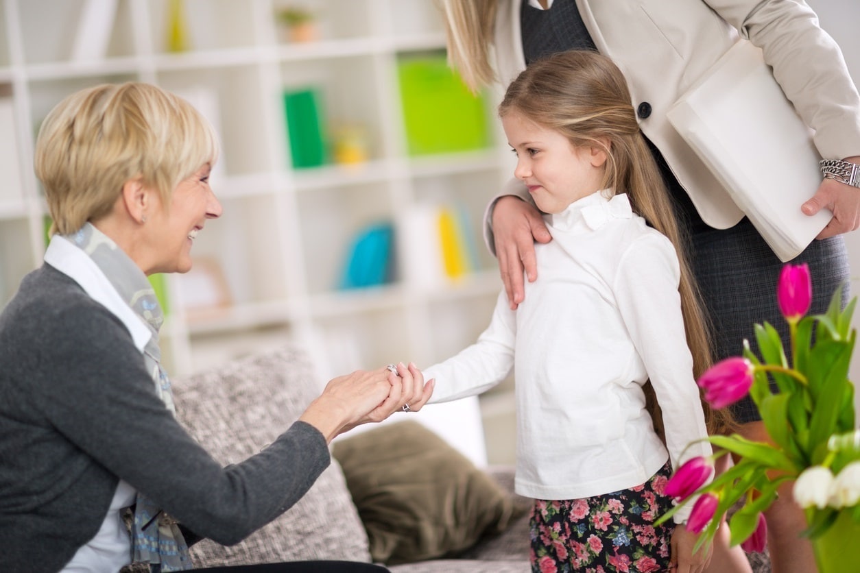 Modales que todo niño debe aprender en sus visitas a otras casas