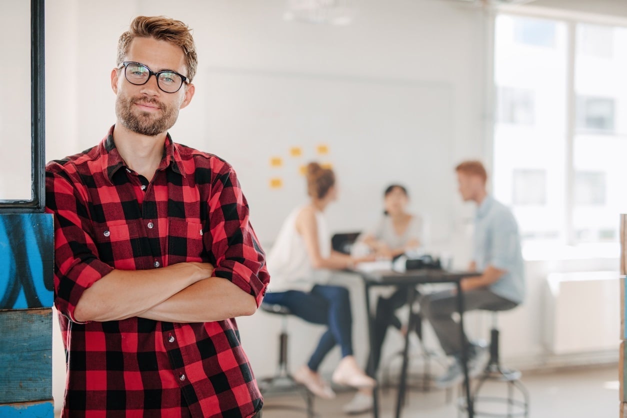 Crece el número de jóvenes que trabajan en puestos por debajo de sus estudios.