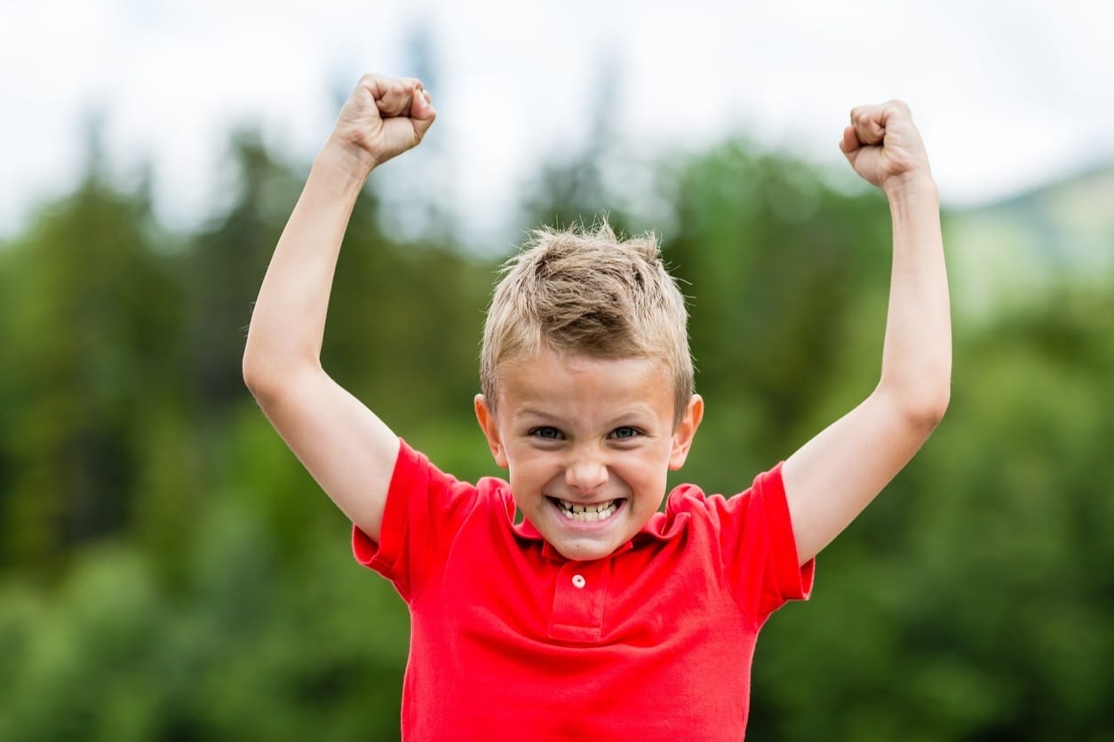 La autoestima puede fomentarse en los niños a través de pequeñas actividades.