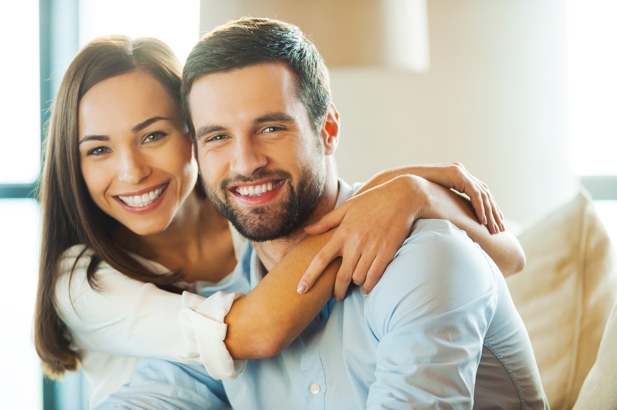 El matrimonio ayuda a mantener lejos la demencia.