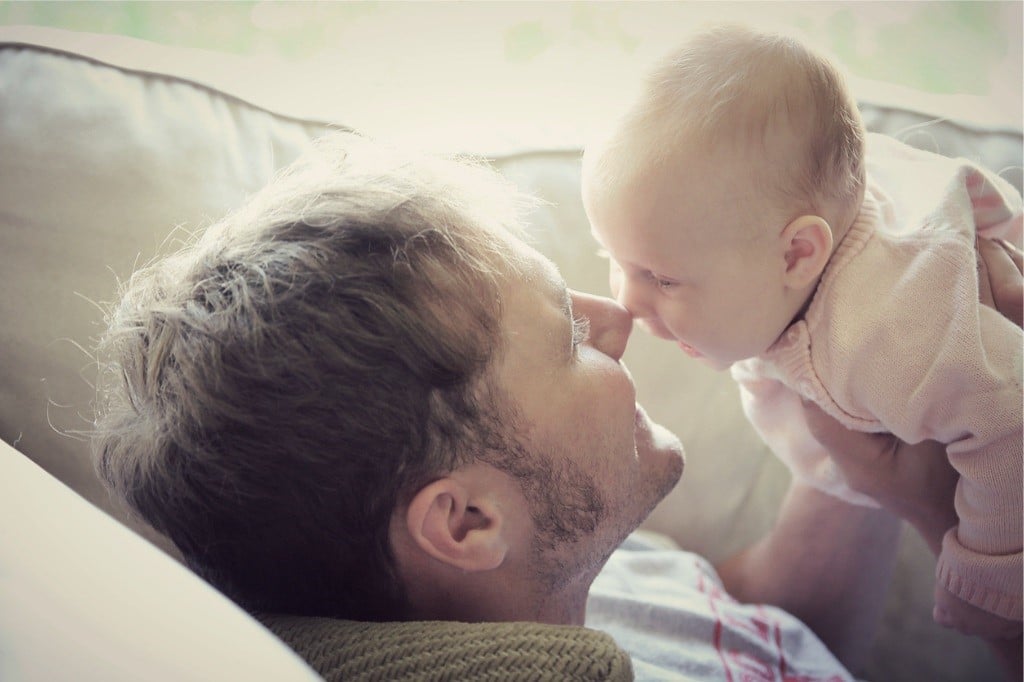 Cómo queda el permiso de paternidad tras los cambios aprobados por el Congreso.