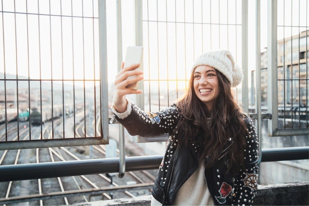 Las redes sociales sirven para que los jóvenes se sientan integrados.