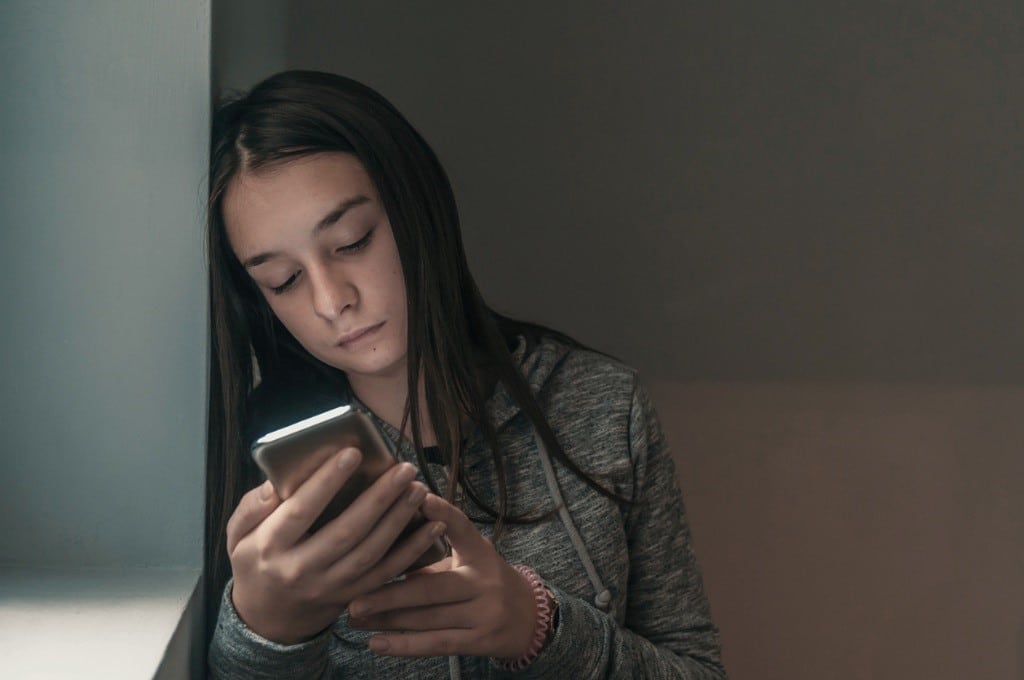 Save the children advierte sobre el riesgo de las nuevas tecnologías para las relaciones interpersonales de jóvenes.