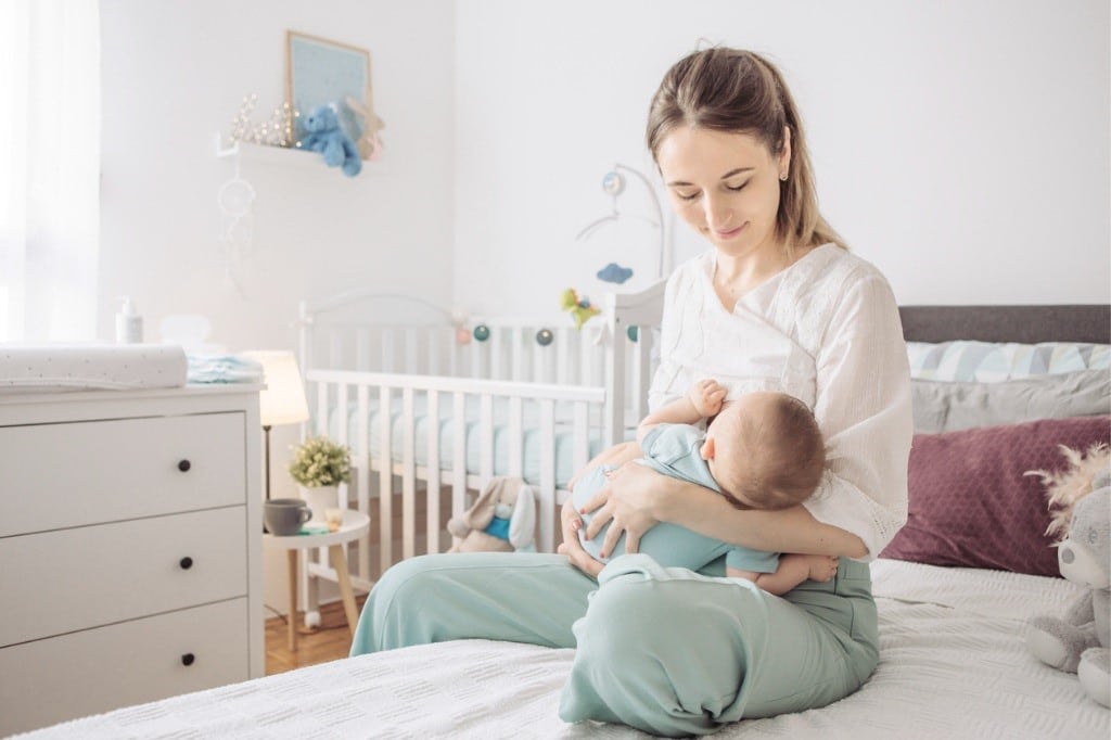 La ausencia de estabilidad laboral y una economía débil se esconden detrás del descenso de la maternidad