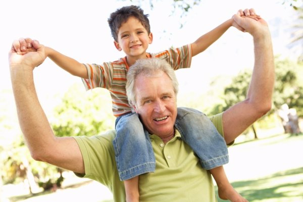 Abuelo con su nieto