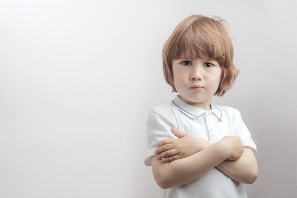 Trampas en niños, una señal de una insana competitivad.