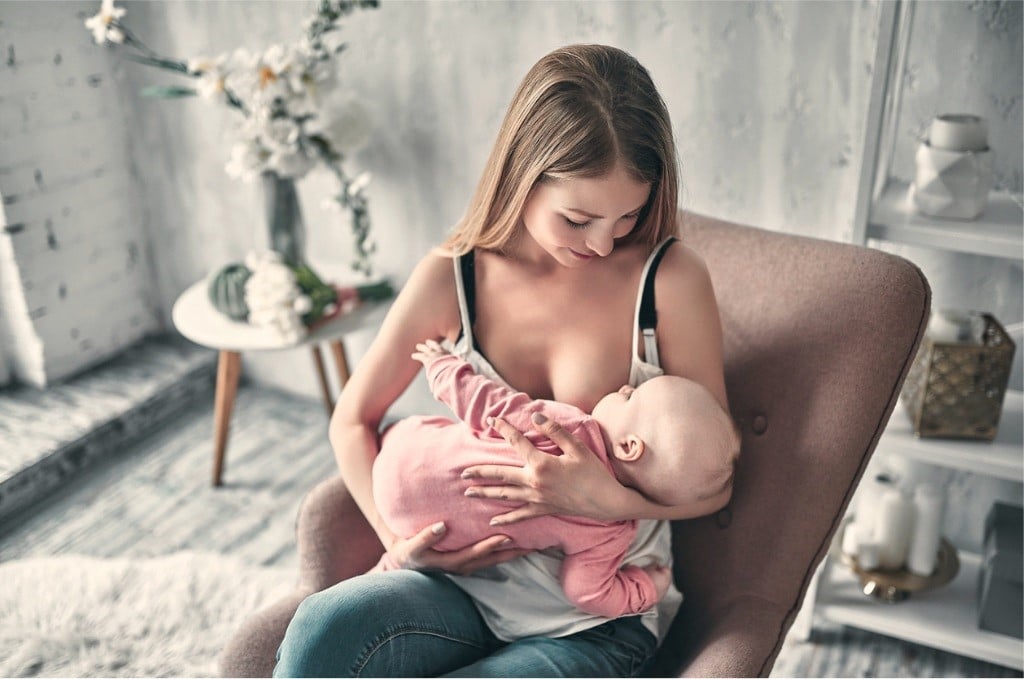 OMS y UNICEF recuerdan la importancia de los programas de información sobre la lactancia en mujeres.