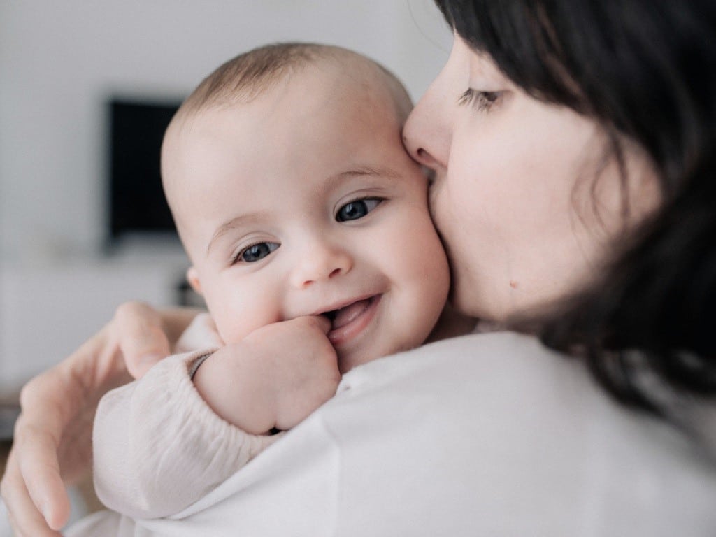 La inteligencia emocional puede empezar a desarrollarse en los bebés.