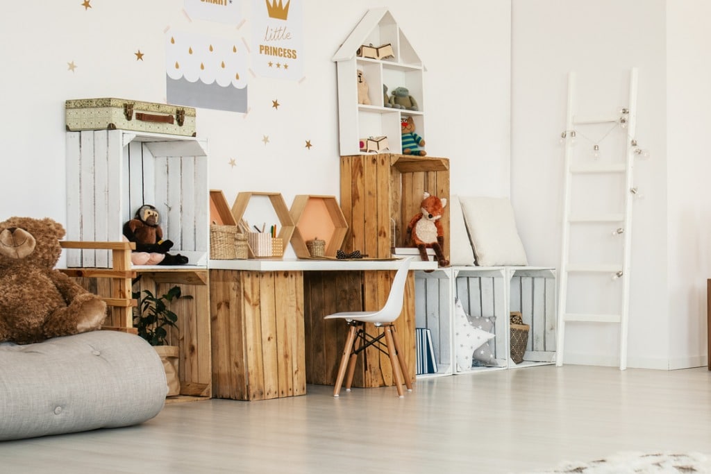 Optimiza la pared de la zona de estudio infantil