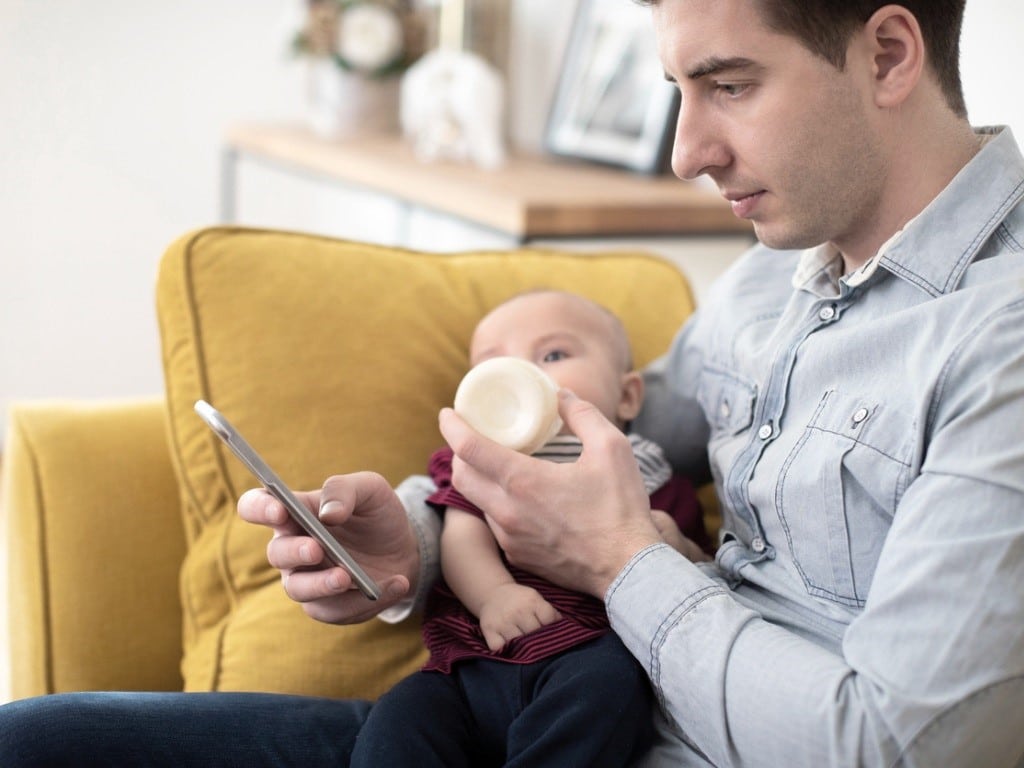 Muchos padres no tienen un uso responsable de las nuevas tecnologías.