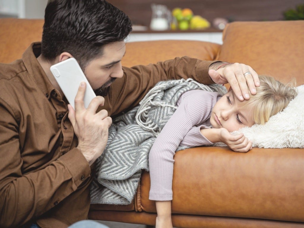 Es en estos momentos en los que te debes preocupar por el vómito de tus hijos.