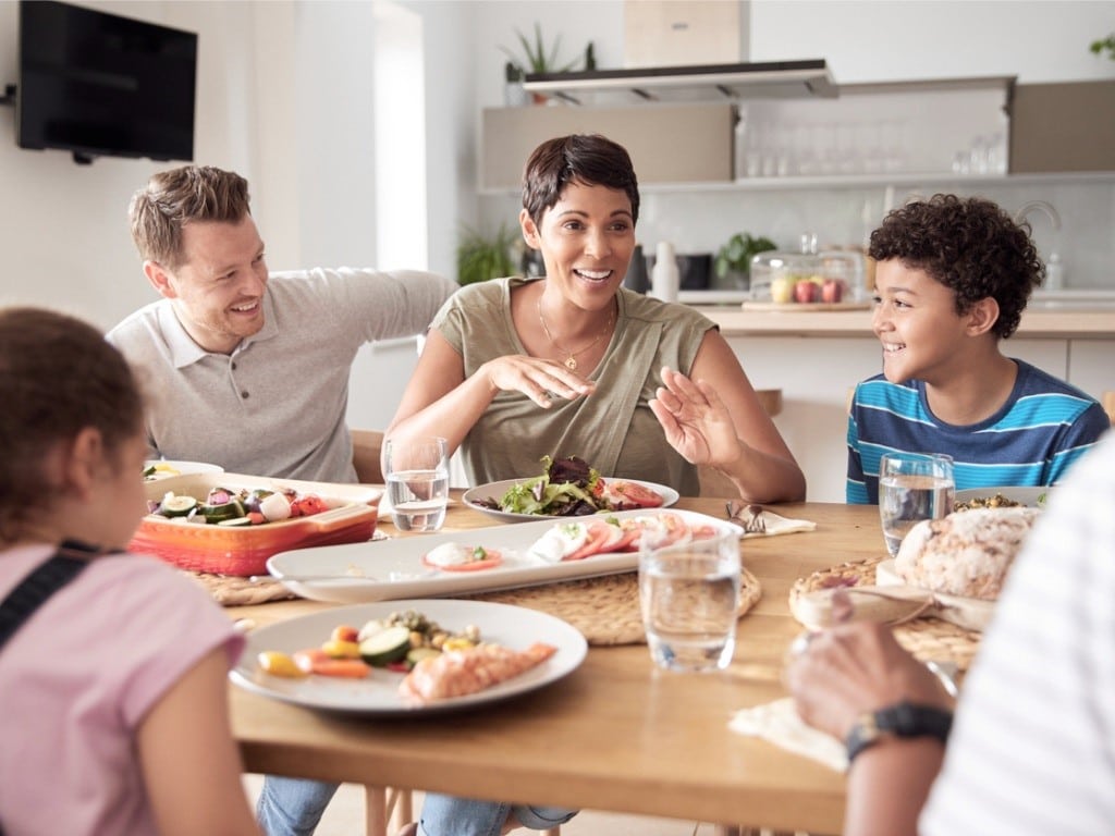 Estos son los mejores consejos para que en la mesa se mantengan los mejores modales y los más pequeños aprendan a comer bien.