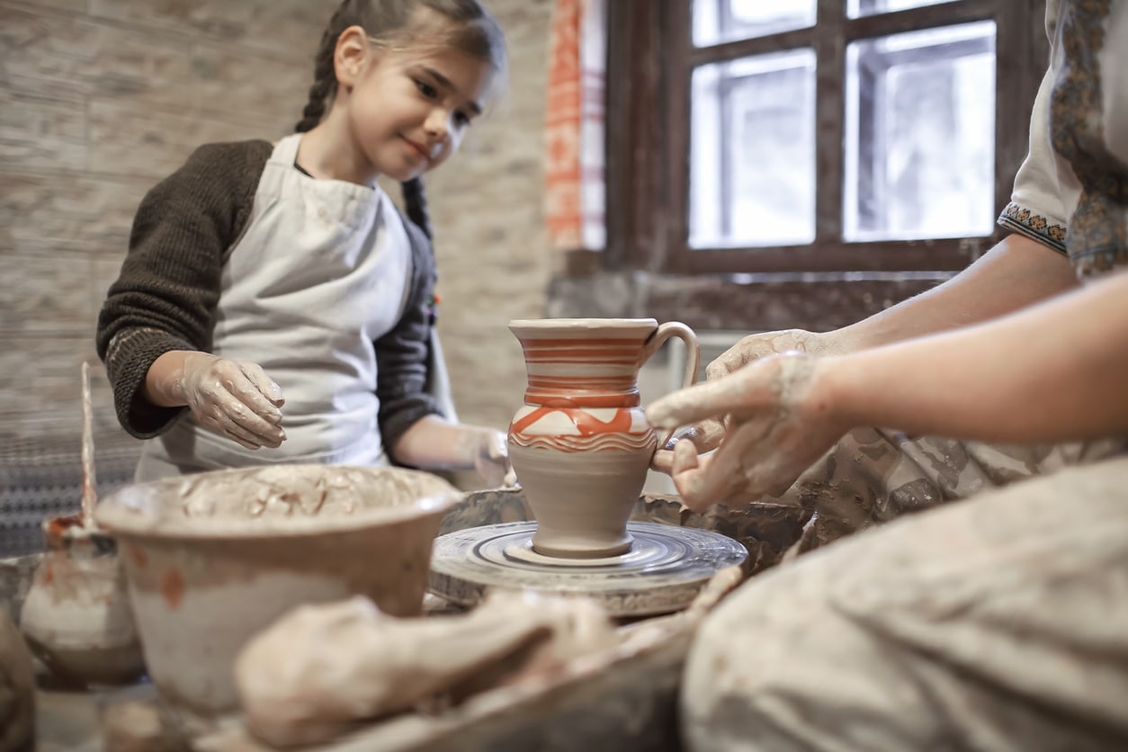 Trabajar el barro con niños