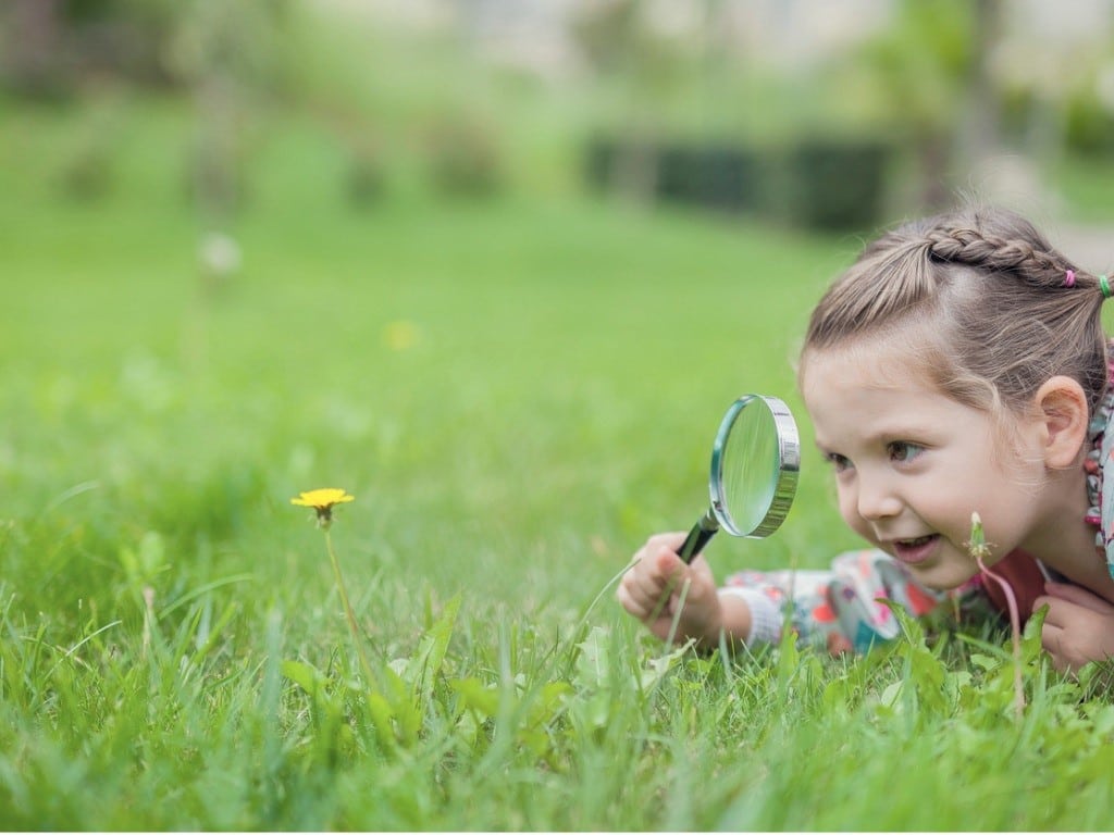 El aprendizaje en movimiento se aprovecha de la curiosiad que siente todo niño para promover el descubrimiento.