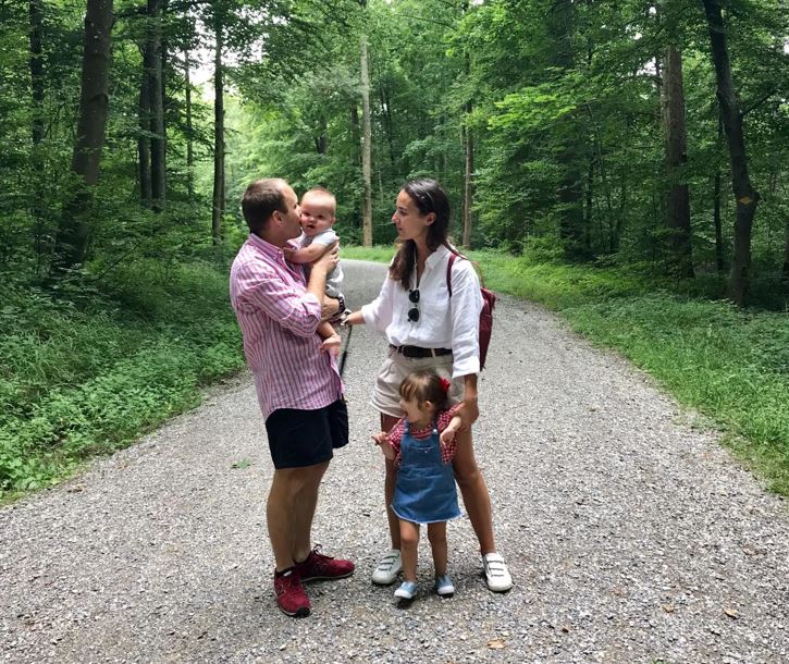 La familia de Mariana de Ugarte en el campo