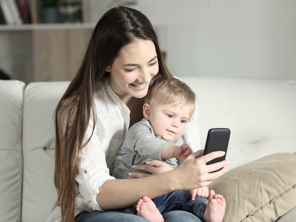 La exposición de tus hijos en redes sociales tiene muchos riesgos.