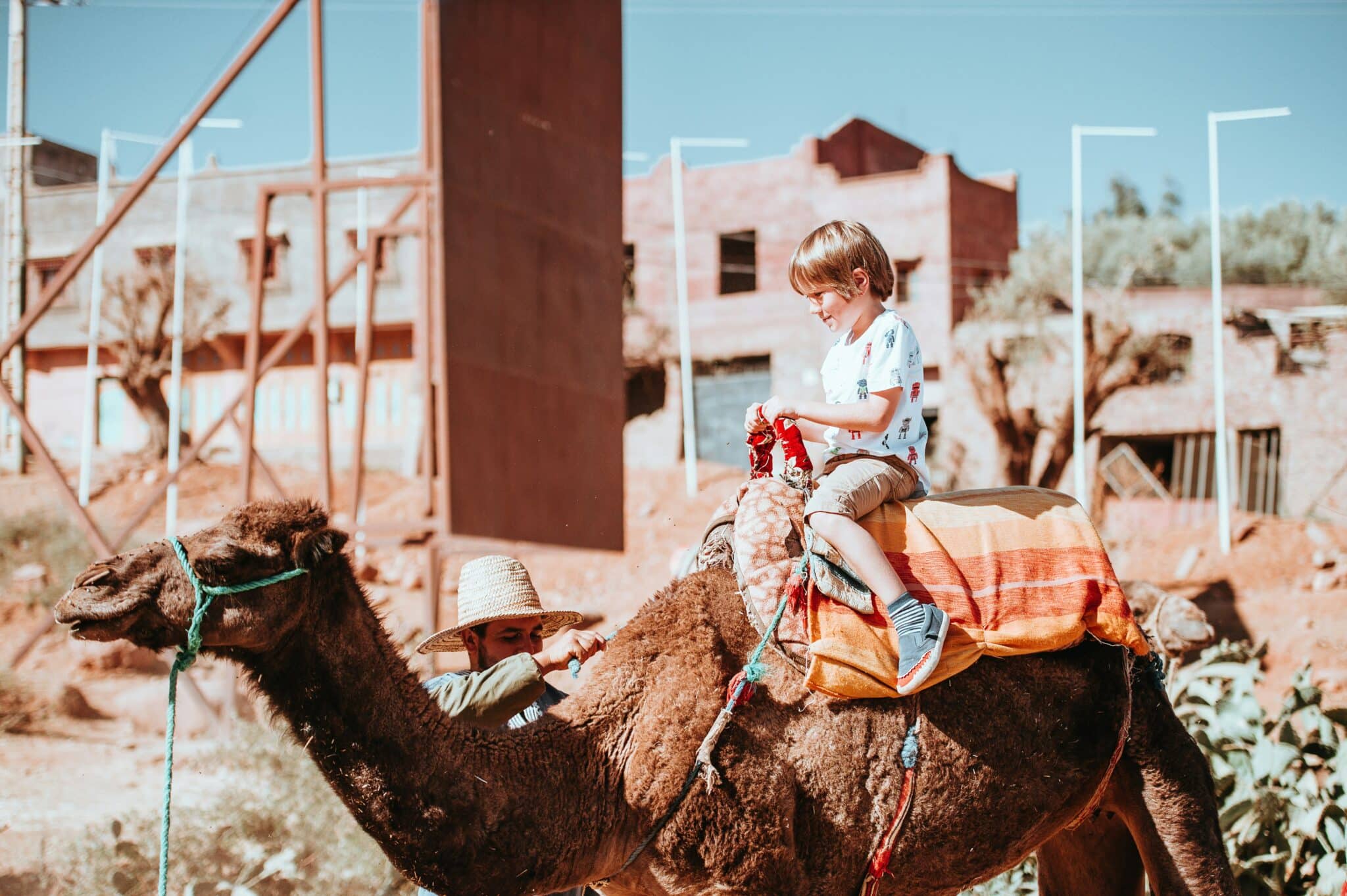 las familias españolas eligen Marruecos, Egipto y Costa Rica para sus viajes con niños