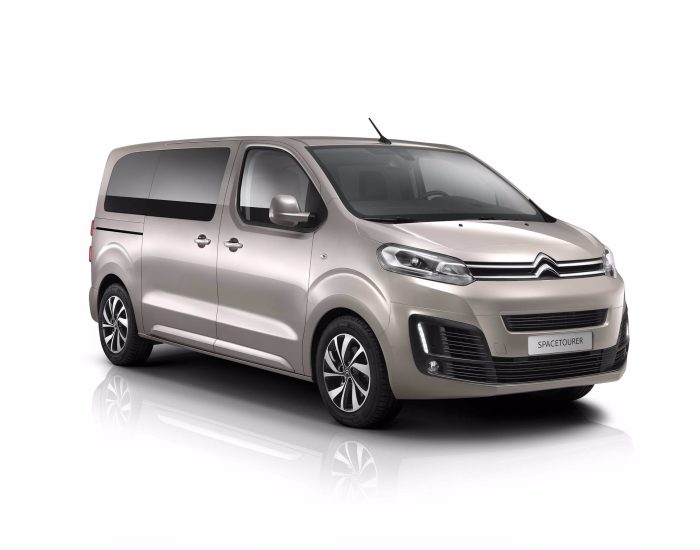 08/02/2016 Citroën Space Tourner.

y con carácter, el Citroën SpaceTourer aporta, con sus 3 siluetas y sus posibilidades de diseño interior, una nueva respuesta tanto para el ocio como para el uso profesional.

SOCIEDAD
CITROËN