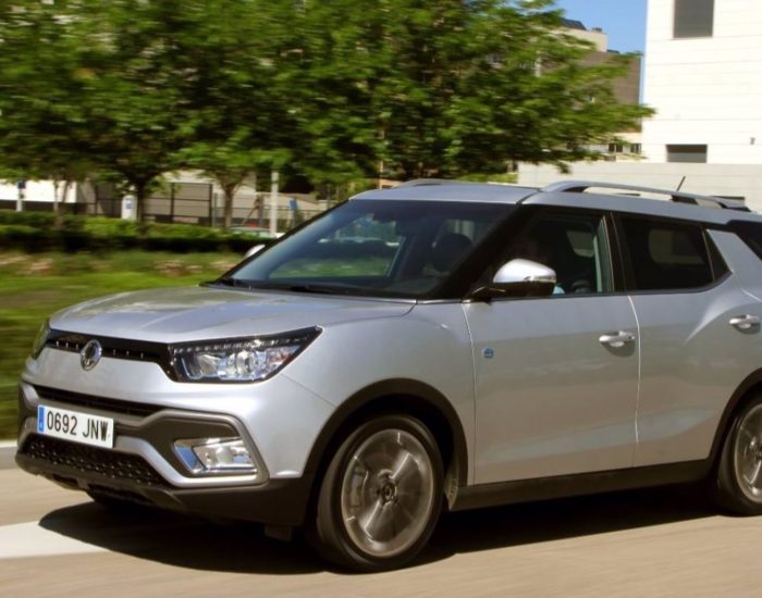 06/11/2017 SsangYong XLV estilo familiar.

hace unos meses, SsangYong ofrece una derivación de la plataforma del Tívoli  ? el XLV ?  con el fin de mejorar la habitabilidad de este modelo e incrementar la capacidad del maletero, para un uso más familiar.

MADRID SOCIEDAD
SSANGYONG