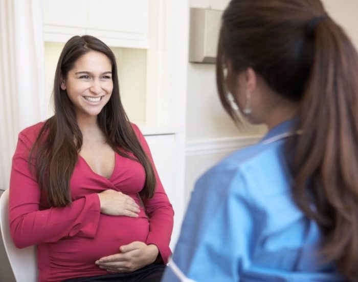 28/10/2018 La salud bucodental en el embarazo es muy importante.

la salud es un tema que debe cuidarse en cualquier momento del año, durante el embarazo hay que poner más empeño en este sentido. Alimentación, sueño, ejercicio, éstos son algunos de los ejemplos que deben tenerse en cuenta durante la gestación. Incluso el bienestar bucodental debe ser velado por los padres durante los 9 meses que dura este proceso.

SOCIEDAD
ISTOCK