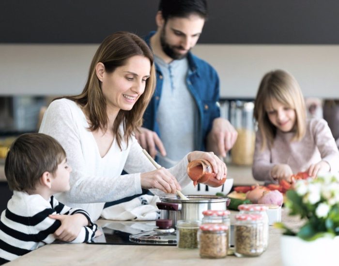 01/12/2019 Las comidas en familia ayudan a prevenir la obesidad infantil.
SOCIEDAD
ISTOCK