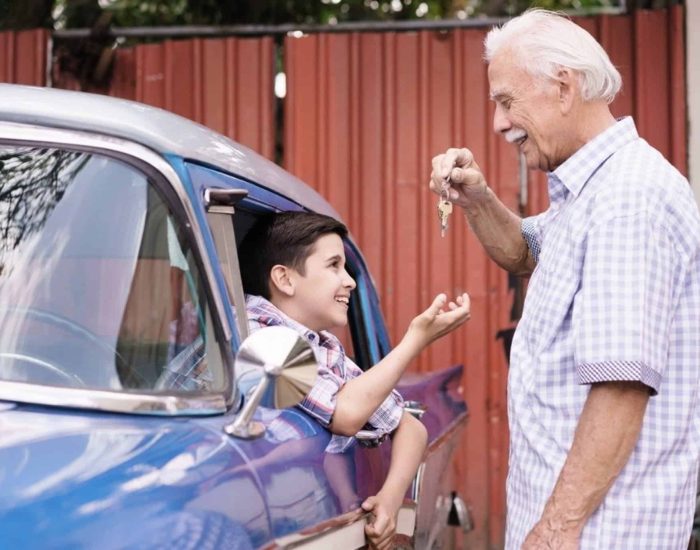 15/06/2020 ¿Conduce Mejor Una Persona De 25 Que Una De 65 Años?.

los cambios de fases, muchas familias quieren reencontrarse y para gran cantidad de personas mayores es inevitable tener que coger el coche para verse, en muchos casos por tener a la familia en otra Comunidad, también para acudir a muchos centros comerciales que vuelven a abrir, teatros... pero, ¿se conduce mejor a los 65 años que a los 25? Las estadísticas dicen que sí, pero la edad pasa factura.

SOCIEDAD
ISTOCK