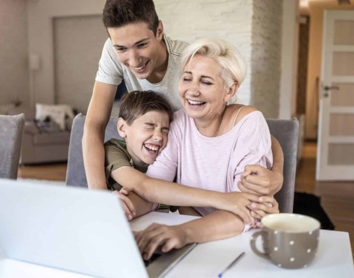 29/04/2021 Consejos online para regalar a mamá.

Con el Día de la Madre a la vuelta de la esquina, la Policía Nacional aconseja mantenerse alerta frente al auge de estafas online relacionadas con esta fecha.

SOCIEDAD
ISTOCK