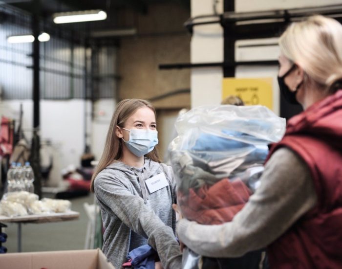 12-11-2021 Te verán como un futuro empleado con mentalidad comunitaria y orientado al equipo.

voluntariado es, sin duda, una experiencia gratificante tanto para el receptor de la colaboración como para quien lo practica que, además de la satisfacción personal, puede estar aprendiendo nuevas habilidades o desarrollando las que ya tiene. Según la plataforma de creación de currículos online CVapp.es, incluir estas experiencias en el currículum puede ser positivo, especialmente si existen lagunas en la historia laboral, ya que demuestra que el candidato es una persona apasionada y centrada, con mucho que ofrecer.

SOCIEDAD
ISTOCK