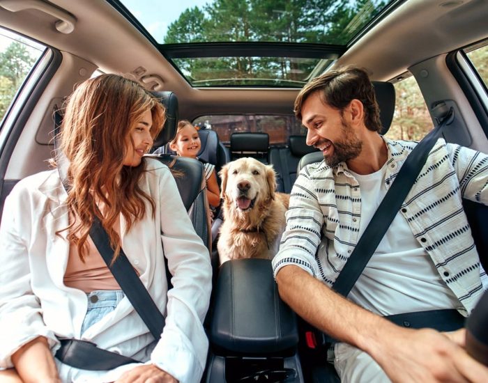 05/04/2022 Seguridad y comodidad en el coche con niños.

2021 fallecieron 11 niños en las carreteras españolas, 4 más que en 2020 y 11 menos que en 2019. Es necesario circular con la máxima prudencia y adoptar las medidas necesarias para garantizar la seguridad de los niños durante el viaje en coche. Utilizar siempre un sistema de retención infantil homologado y adaptado a la talla y peso del menor; asegurarse de que el sistema de retención infantil se utiliza correctamente; nunca instalar una silla infantil de segunda mano. Planificar el viaje para evitar incomodidad y nervios en los pequeños y el consiguiente estrés para los conductores.

SOCIEDAD
ISTOCK