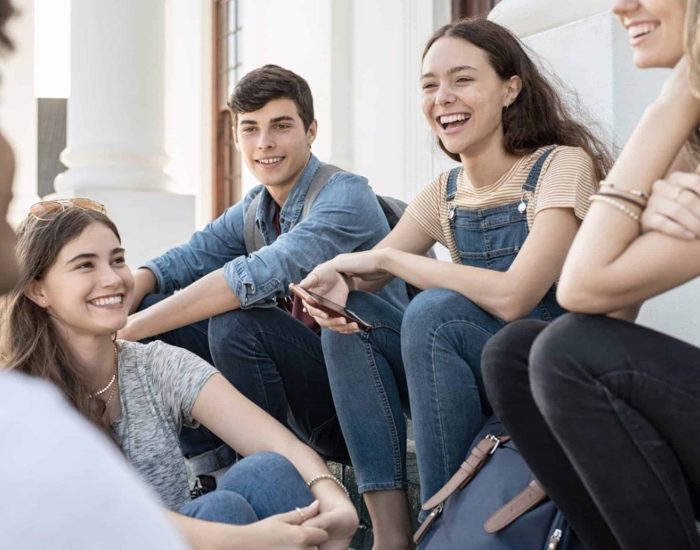 29/05/2022 Las amistades sanas en la adolescencia son muy importantes y los padres deben saber cómo enseñarles a sus hijos a encontrarlas.
SOCIEDAD
ISTOCK