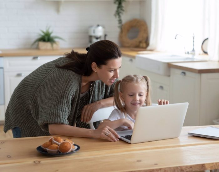 06/02/2023 La importancia de educar en seguridad digital.

uso de la tecnología entre los niños es algo que, hoy en día, está completamente normalizado. Los jóvenes de hoy son nativos digitales y están más que acostumbrados a utilizar la tecnología, tanto para el ocio como en el plano académico.

SOCIEDAD
ISTOCK