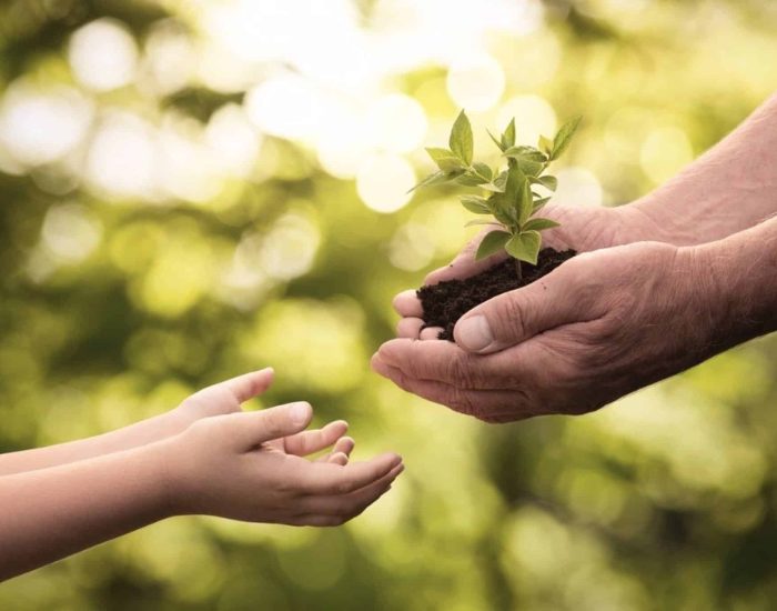 10/02/2023 Educar a los niños para cuidar el planeta.

problema del cambio climático es, en buena medida, un problema de educación, un problema de hábitos que ayuden a conservar el medioambiente, un problema de valores: el del cuidado del entorno en el que vivimos, el del compromiso con el bien común, el de la importancia de dejar como legado a las generaciones futuras un mundo en el que puedan habitar.

SOCIEDAD
ISTOCK