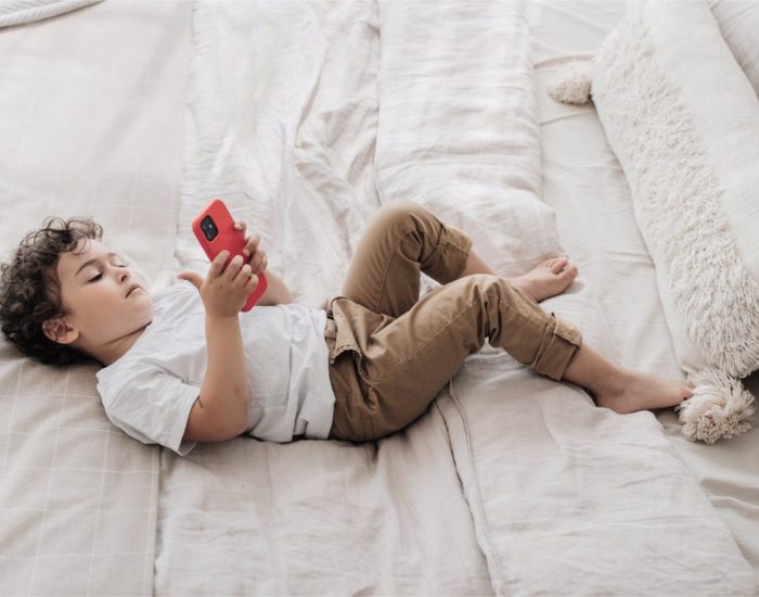 08/04/2023 El consumo de las nuevas tecnologías en niños no siempre tiene efectos positivos en ellos..

las nuevas generaciones son usuarias habituales de las nuevas tecnologías no es nada nuevo. Y esto, a priori, no es nada malo ya que estos dispositivos pueden abrir las puertas de mucho contenido interesante y didácticos para los jóvenes.

SOCIEDAD
ISTOCK