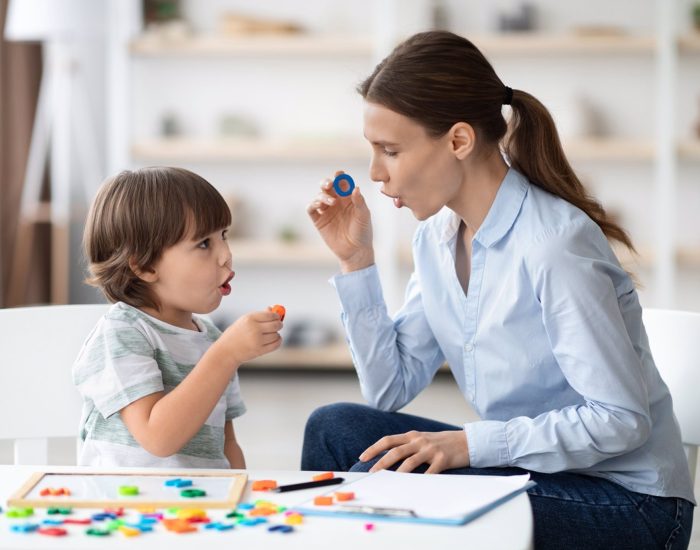 26/01/2022 El lenguaje inclusivo: más allá de las críticas.

lenguaje inclusivo a los niños es una tarea importante para construir una sociedad más justa e igualitaria. El lenguaje que utilizamos tiene un impacto directo en cómo percibimos y tratamos a las personas, y por eso es importante que los niños aprendan a utilizar un lenguaje que no discrimine ni excluya a nadie.

SOCIEDAD
ISTOCK