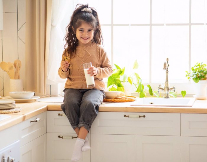 29/11/2023 Galletas sin lactosa: ideas para desayunos, comidas, meriendas y cenas.

descubrimos que nuestros pequeños tienen intolerancia a la lactosa, se abre un camino lleno de preguntas y ajustes en su rutina alimentaria. Sin embargo, esta condición no significa renunciar a la variedad y a algunas delicias en la dieta de los niños. En lugar de verlo como una limitación, podemos transformar esta experiencia en una oportunidad para descubrir nuevas opciones sabrosas y nutritivas.

SOCIEDAD
ISTOCK