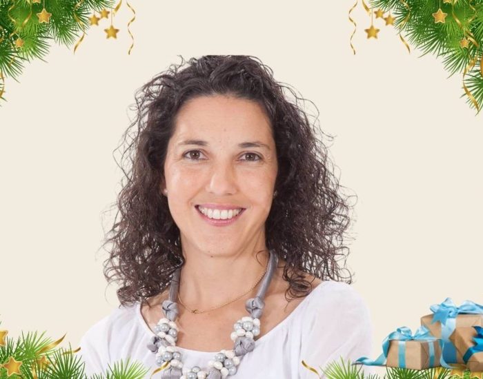 04/01/2024 La llegada de los Reyes y el exceso de regalos.

generosidad de los Reyes Magos compite con la vorágine consumista y algunos niños reciben un exceso de regalos. María Solano, profesora del CEU y directora de la revista Hacer Familia, nos recuerda la importancia de valorar lo esencial, redefinir el sentido de la celebración y fomentar la gratitud por lo que realmente importa.

SOCIEDAD DEPORTES
HACER FAMILIA (Hacer Familia)