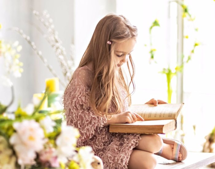 01/04/2024 10 libros para celebrar el Día del Libro Infantil y Juvenil.

año, el 2 de abril, el mundo entero celebra el Día Internacional del Libro Infantil y Juvenil, un día dedicado a fomentar el amor por la lectura entre los más jóvenes y a celebrar la importancia de los libros en sus vidas. Esta fecha especial nos invita a reflexionar sobre el poder transformador de la literatura en la vida de los niños y adolescentes, así como a reconocer el papel crucial que desempeñan los libros en su desarrollo intelectual, emocional y social.

SOCIEDAD
ISTOCK