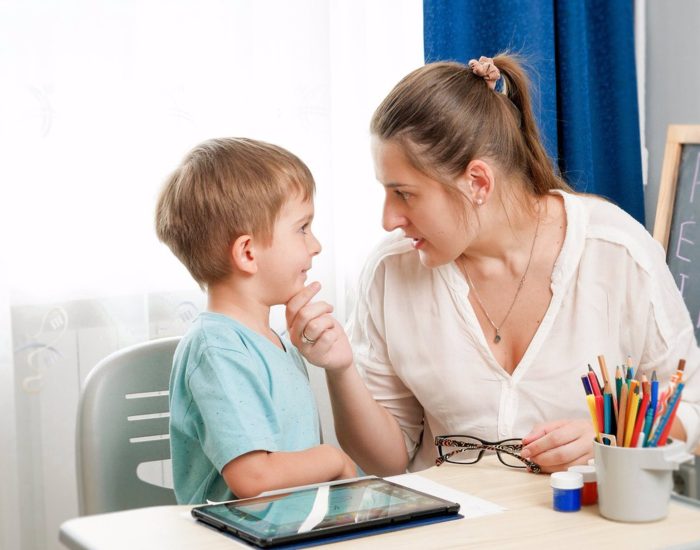 16/04/2024 ¿Cómo debemos actuar cuando nuestro hijo llega a casa con unas notas no buenas o peores de lo que pensaba?
SOCIEDAD
ISTOCK