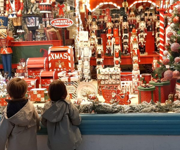 Descubre las mejores ciudades de españa para vivir la navidad