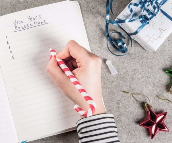 02/01/2019 Cómo cumplir con los propósitos de año nuevo..

al gimnasio, realizar ese curso que tanto tiempo se ha evitado o estudia más para mejorar las notas escolares. Éstos son sólo algunos de los ejemplos que ilustran la cantidad de propósitos que llegan con el inicio de un nuevo año. Una lista que en ocasiones cuesta cumplir.

SOCIEDAD
ISTOCK